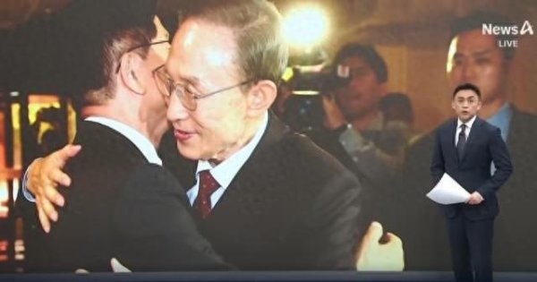 广发E配 李明博、朴槿惠给金文洙打气 鼓励其争取赢得韩国大选